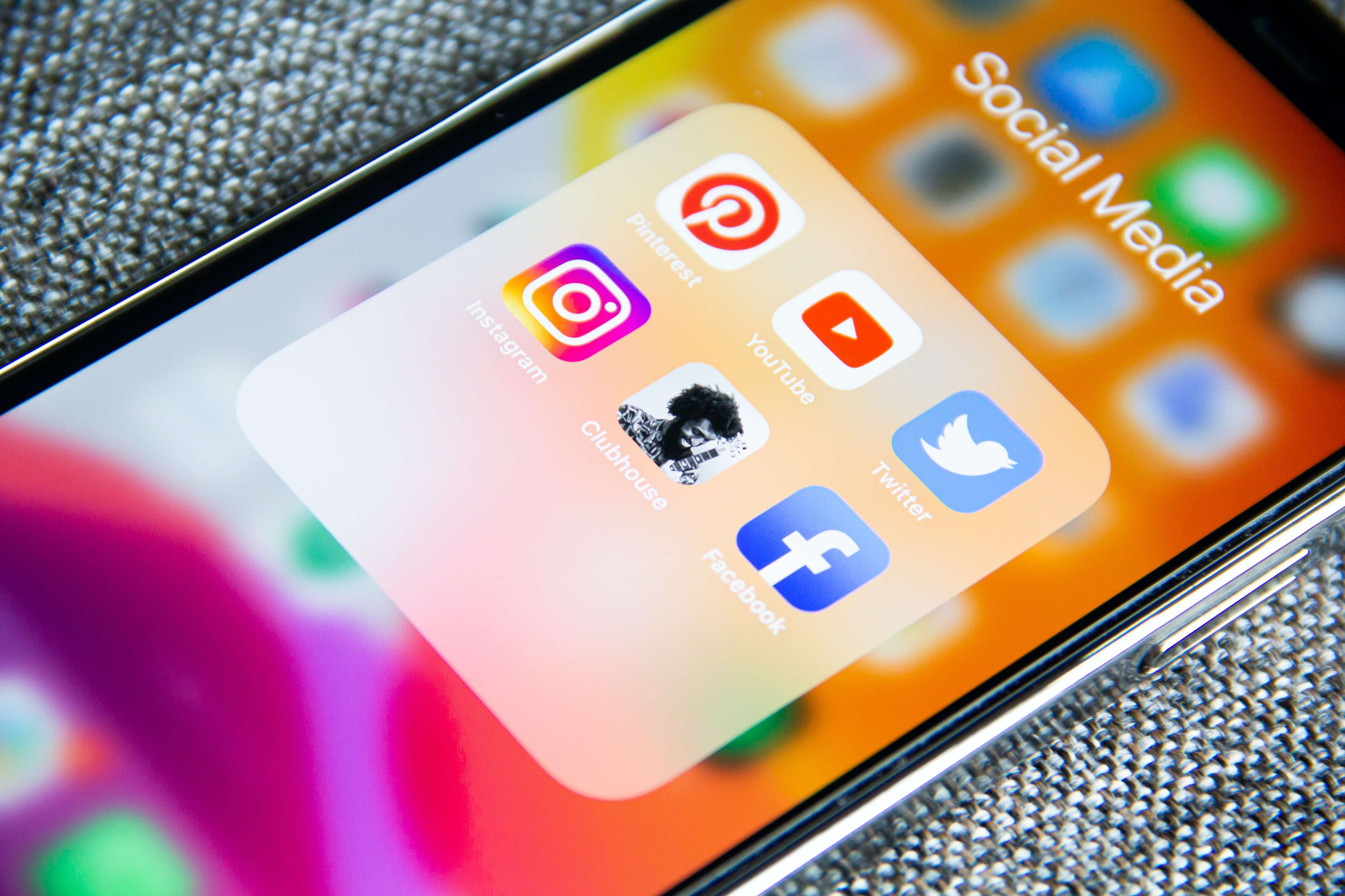 Understanding the algorithm in social media